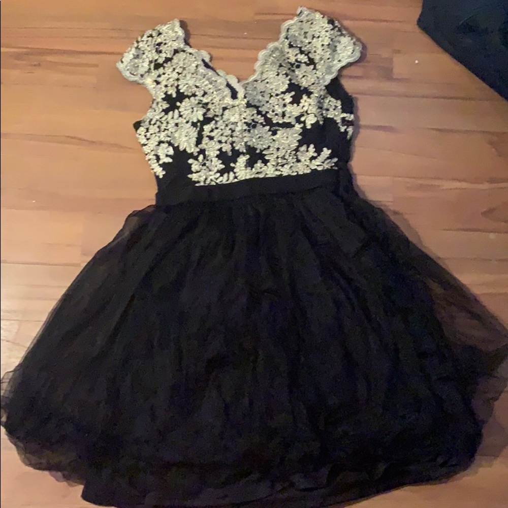 Dress - Picture 2 of 2